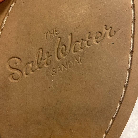 Red salt water sandals only worn a couple times Men’s size 6 Women’s size 8 - Picture 8 of 8